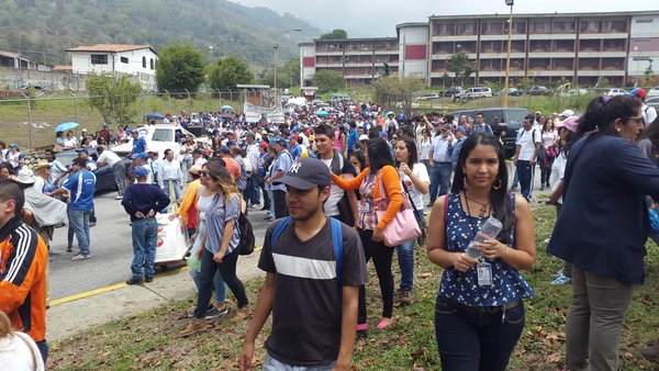 Marcha en Mérida en defensa de la ULA