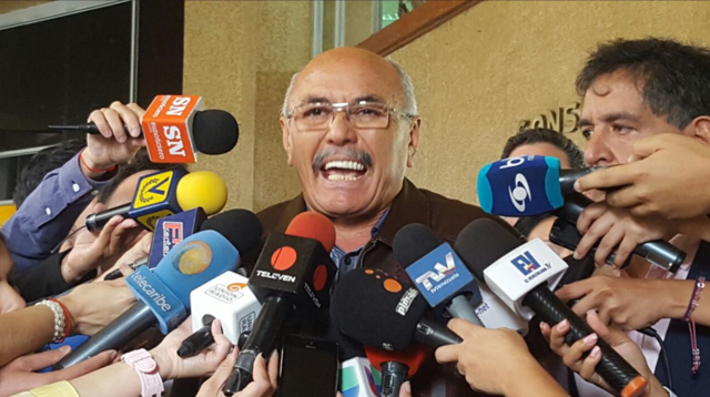 Ismael García solicitó moción de censura  para el ministro Rodolfo Marco Torres