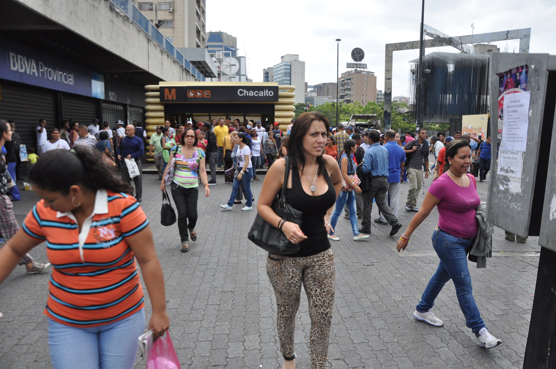 Cierran estación Chacaíto del Metro por arrollamiento (Fotos)