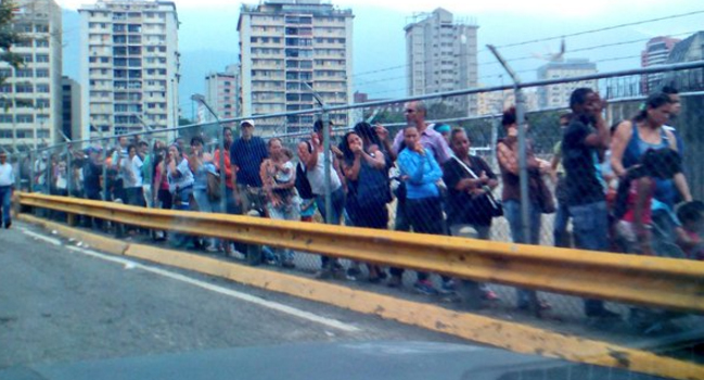 Colas interminables para comprar comida este sábado #16A (Fotos)