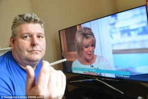 Panasonic rechazó reparar el televisor en garantía de éste matrimonio porque ambos fuman