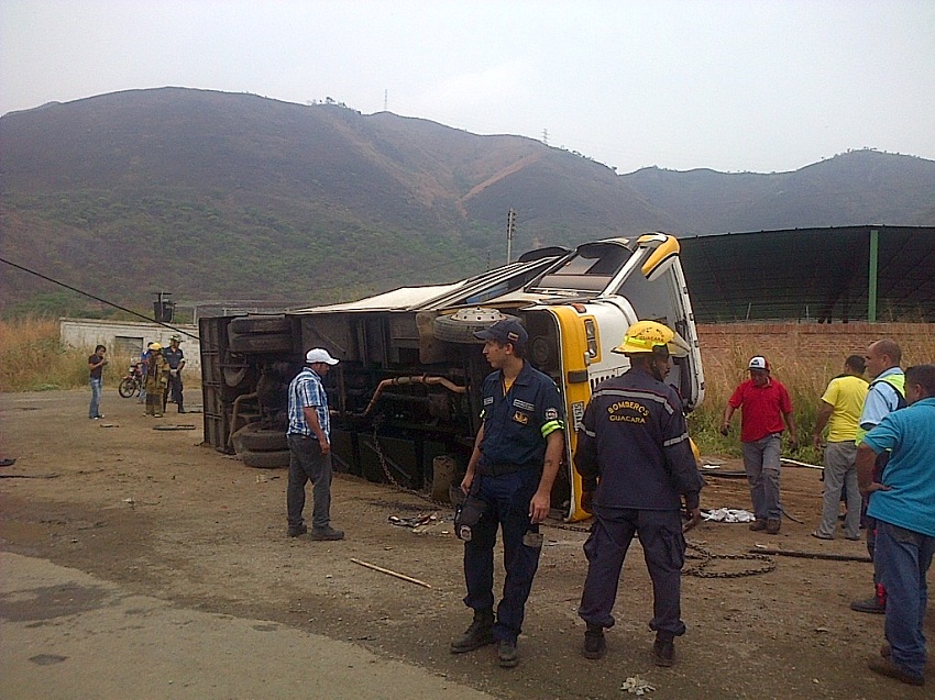 Al menos nueve heridos dejó accidente de un autobús con destino a Maracay (Video)