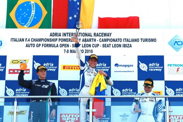 El venezolano Mauricio Baiz triunfó en la Fórmula 4 italiana (Fotos)