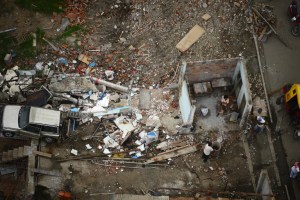 Un muerto y 85 heridos leves en Ecuador por réplicas de devastador terremoto