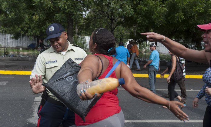 Buhoneros en Lara protestaron por su desalojo de la avenida Rómulo Gallegos
