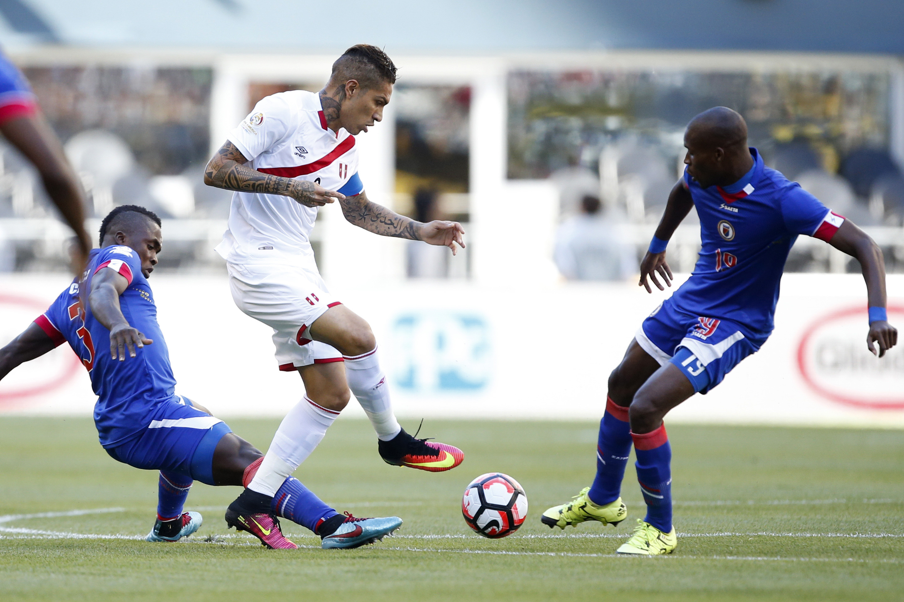 Perú derrotó a Haití con gol de Paolo Guerro