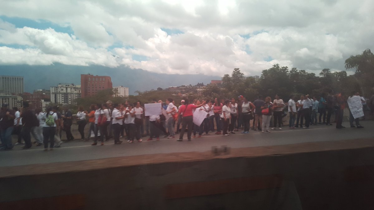 Reportan protesta en la Prados del Este