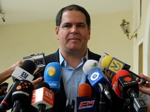 Luis Florido: TSJ quiere impedir que Ramos Allup salga del país para exponer crisis de Venezuela ante la OEA