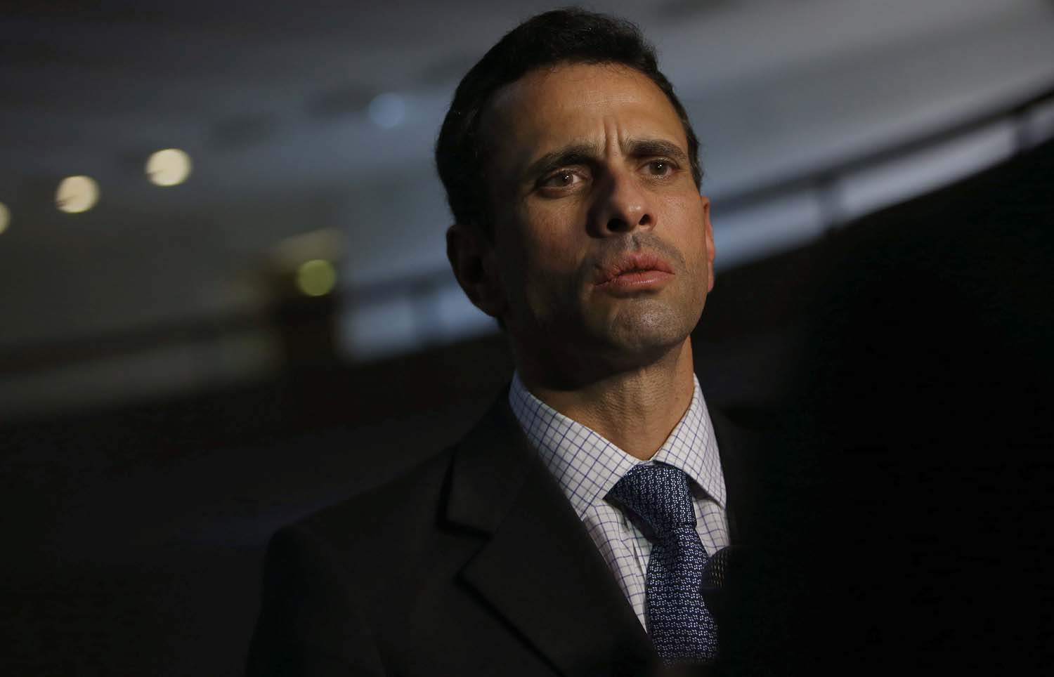Capriles rechaza despliegue de funcionarios del Sebin en Maiquetía por su viaje a Perú