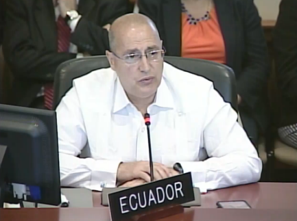 Ecuador apoya el diálogo y asegura que la solución a la crisis está en los venezolanos