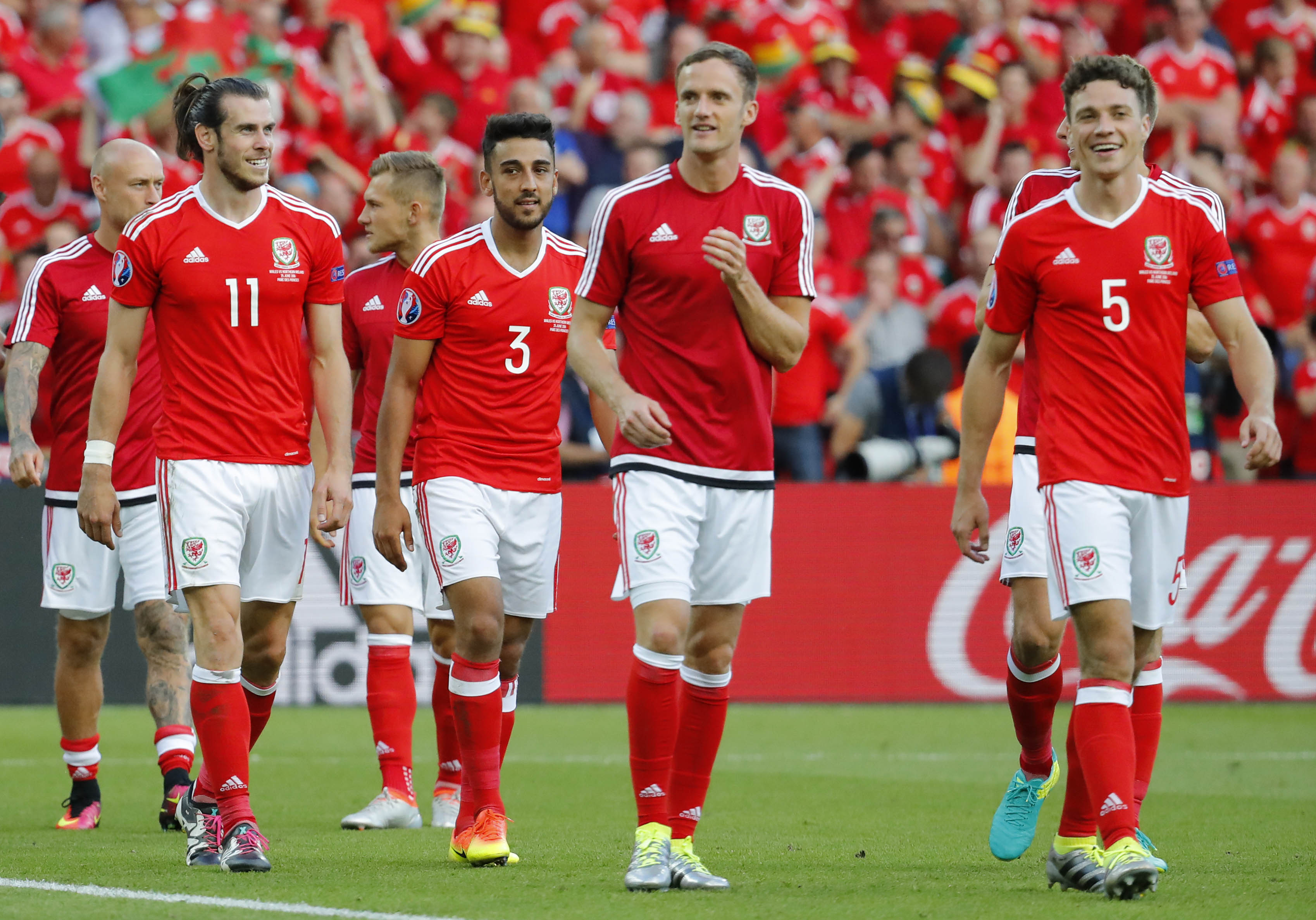 Gales vota quedarse en la Eurocopa con triunfo pírrico ante Irlanda del Norte (1-0)