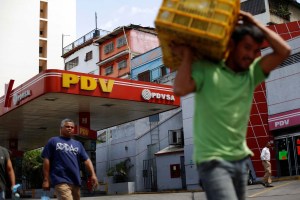 Venezuela es un creciente riesgo para el mercado petrolero, según expertos