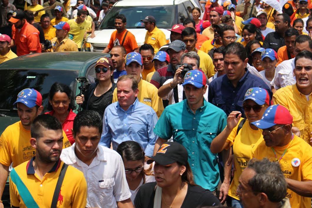 Capriles: El país completo se movilizará si el CNE no anuncia fecha del 20%