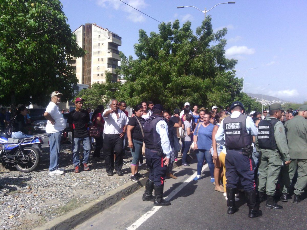 Al menos dos protestas en el estado Vargas por falta de comida #11Jul