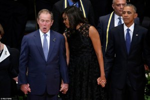 George W. Bush se puso a bailar en pleno funeral por la masacre de Dallas (video y fotos)