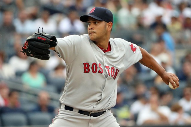 Eduardo Rodríguez lanzó siete innings (Foto: Reuters)