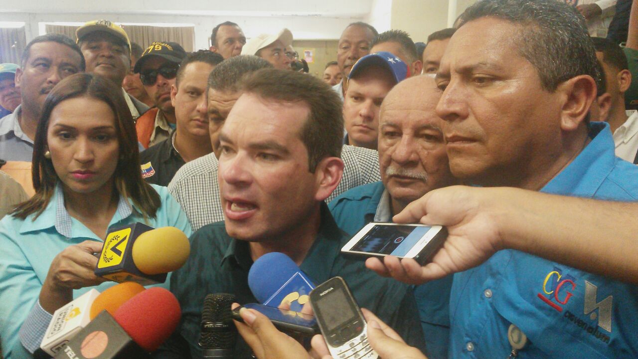 Tomás Guanipa rechaza salida de circulación de la edición impresa de la Nueva Prensa de Guayana