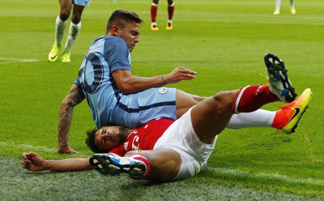 Football Soccer - Bayern Munich v Manchester City - Pre Season Friendly - Allianz Arena, Munich, Germany - 20/7/16 Manchester City's Pablo Maffeo Becerra in action with Bayern Munich's Juan Bernat Action Images via Reuters / Michaela Rehle Livepic
