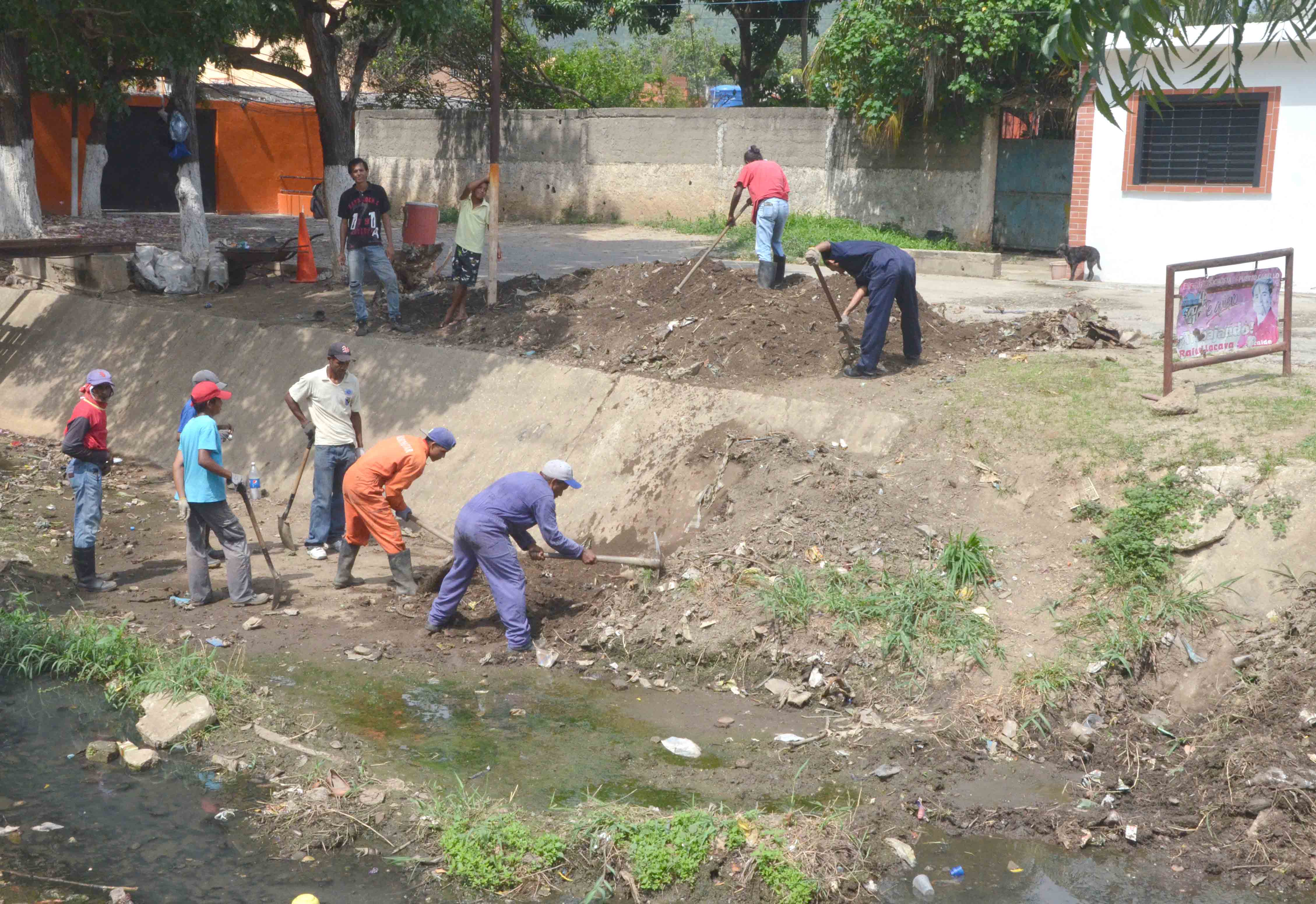 Ejecutan trabajos preventivos ante la llega de las lluvias en Puerto Cabello