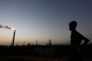 Petróleo venezolano se recupera y cierra la semana en 35,54 dólares
