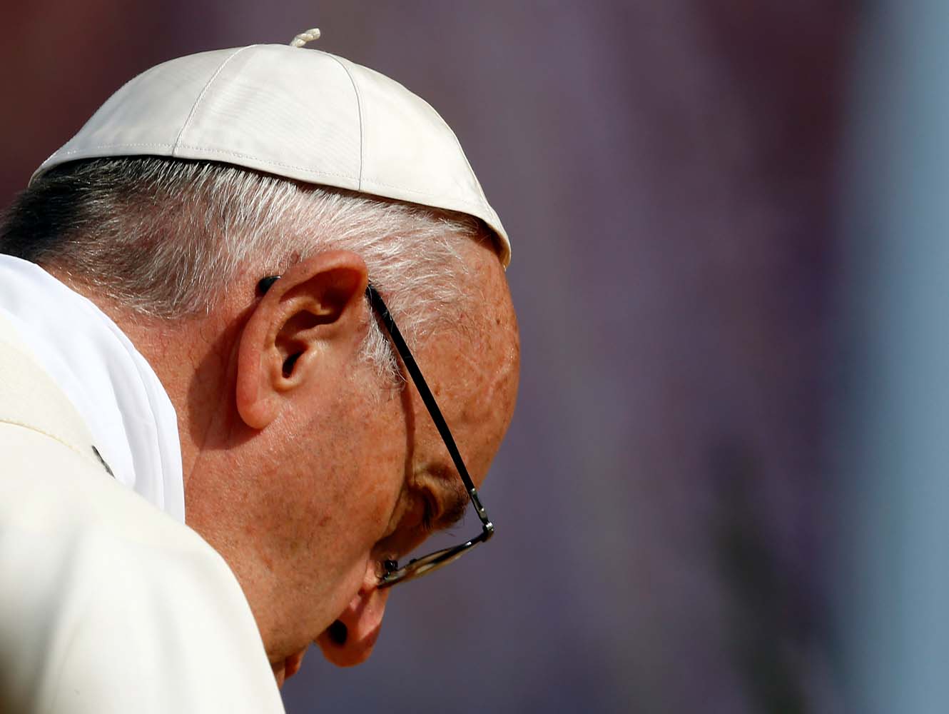 El papa se reunirá con víctimas de abusos por parte del clero en Irlanda