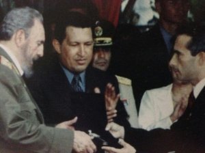 Chavistas agradecen al viejo dictador Fidel Castro por haber inspirado la “revolución” en Venezuela