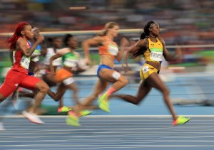 Jamaicana Thompson se lleva también el oro en los 200m planos