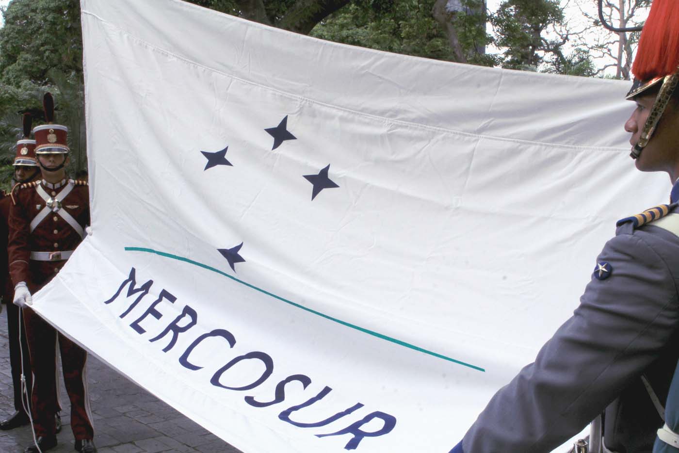 El Mercosur cerrará parcialmente sus fronteras por coronavirus, anuncia presidente de Paraguay
