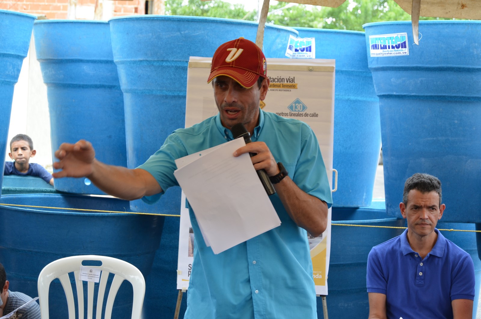 Capriles: En Venezuela tenemos 6 meses esperando para poner una huella