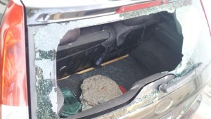 Denuncian destrozos de carros de la MUD en Anzoátegui (FOTOS)