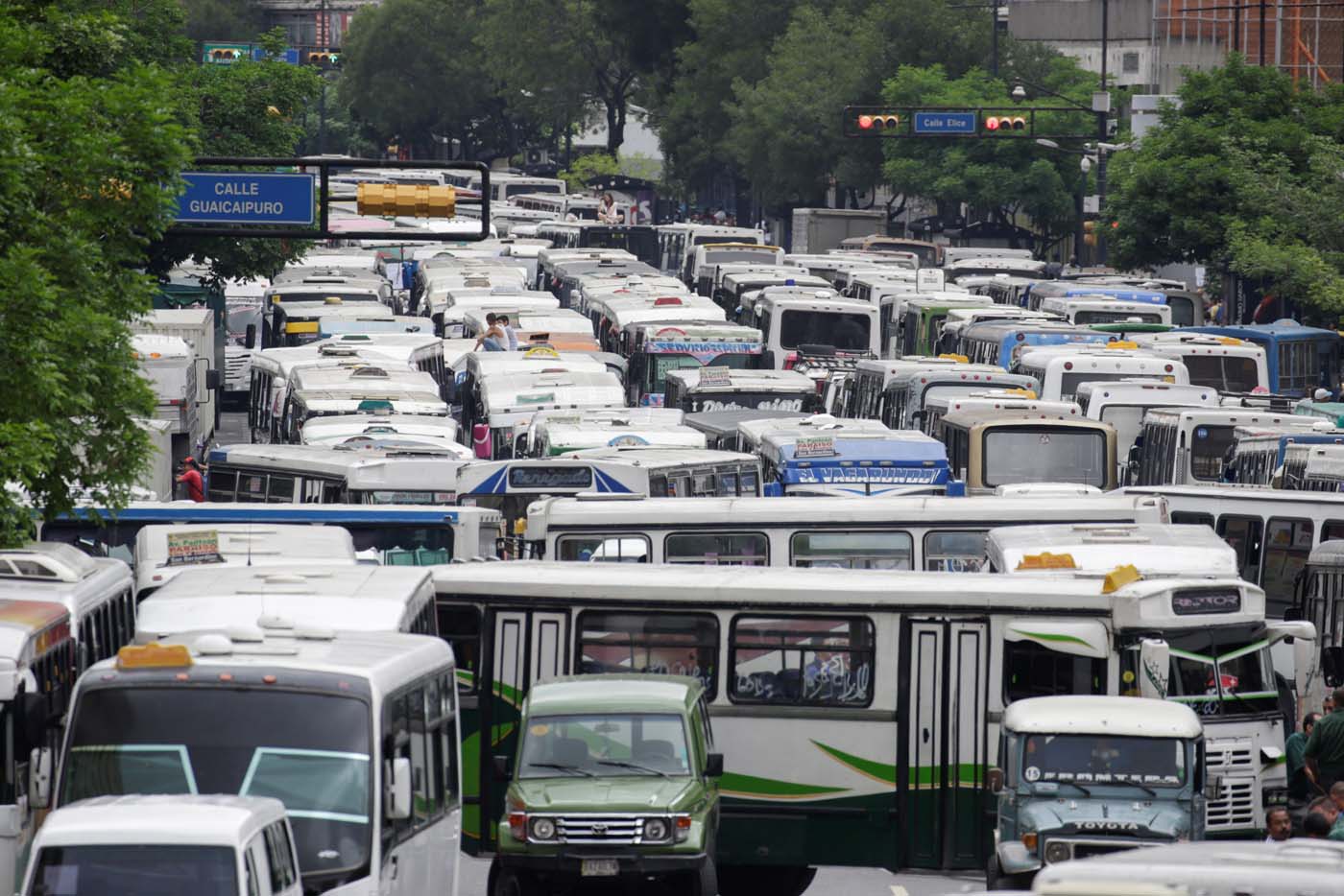 Reportan paro de transporte parcial en Caracas