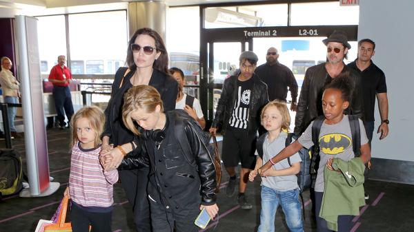Brad Pitt y Angelina Jolie deben planear las vacaciones con los niños ante un juez