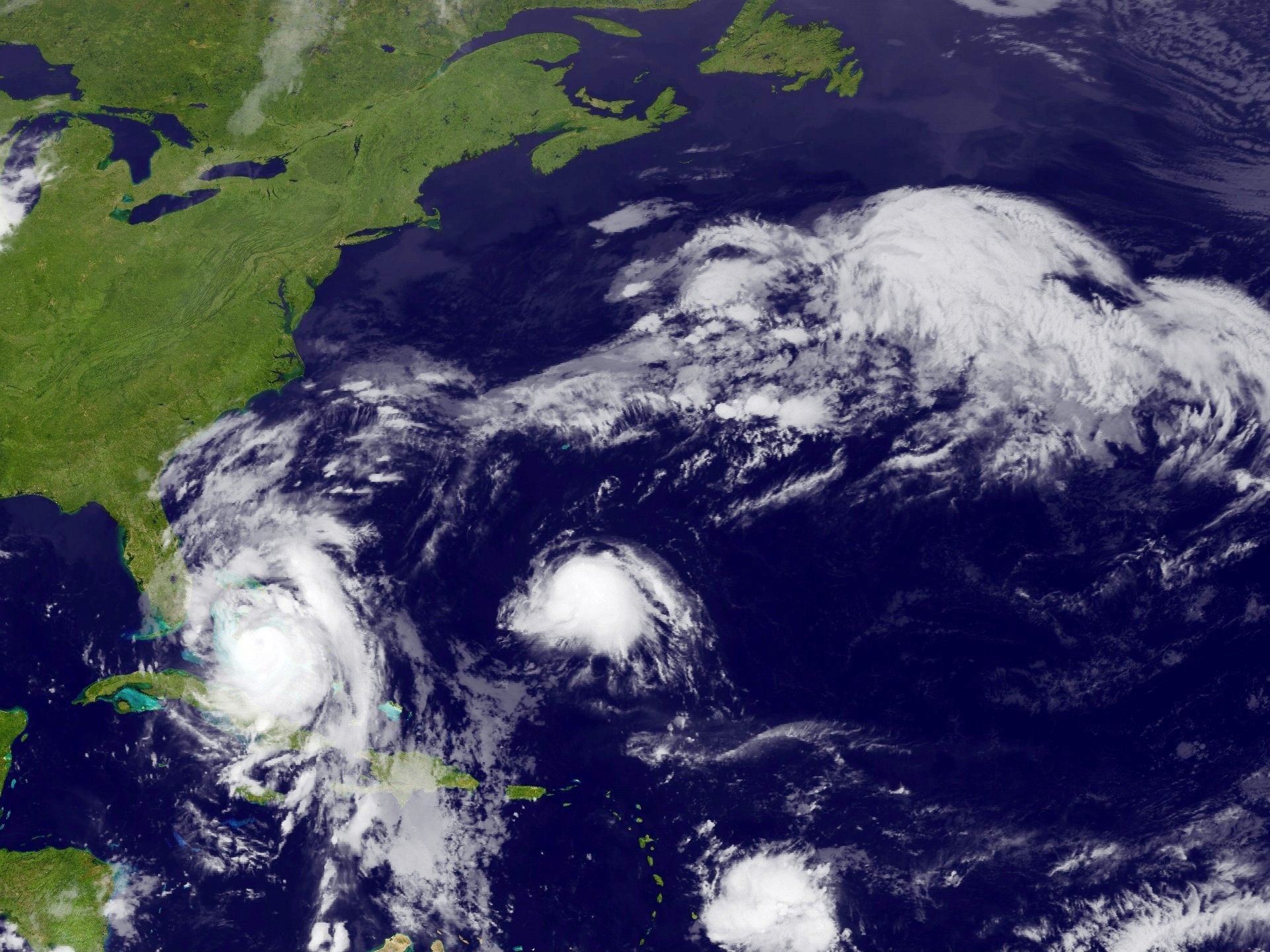 Georgia ordena evacuar el litoral por huracán Matthew en EEUU