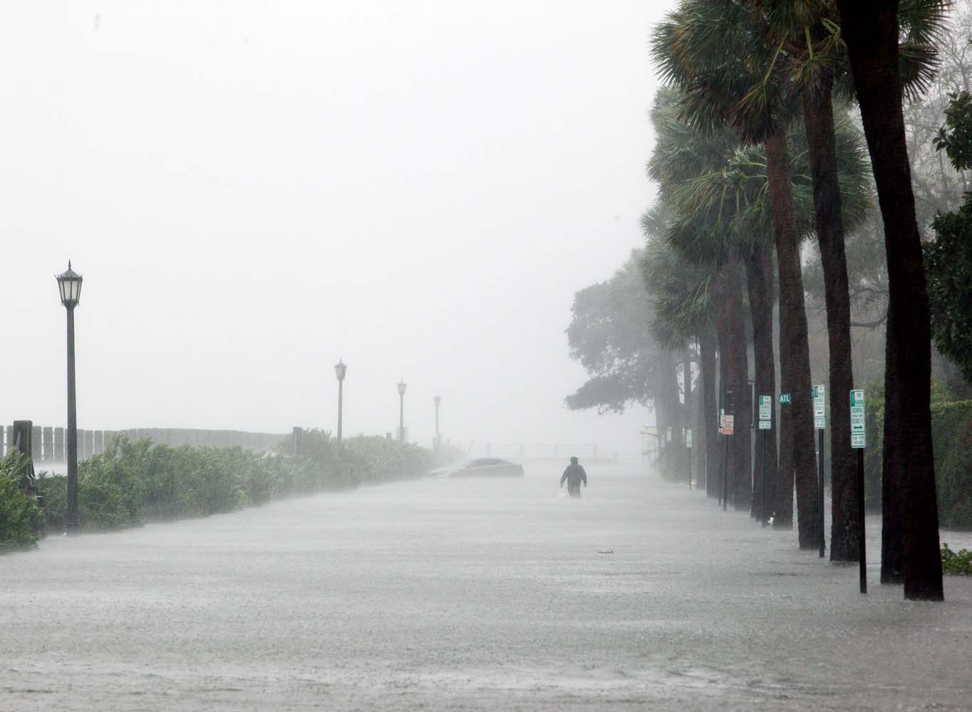 Asciende a 10 la cifra de muertos en EEUU por el paso del huracán Matthew