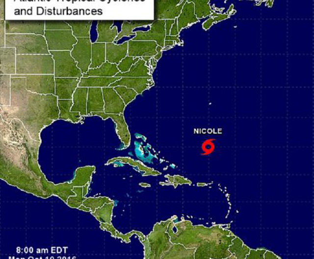Tormenta Nicole recobra fuerza y puede convertirse hoy en huracán de nuevo