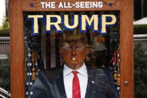 Misterioso, y horrible, “Zoltar” de Trump que adivina el futuro provoca a Nueva York (FOTOS)