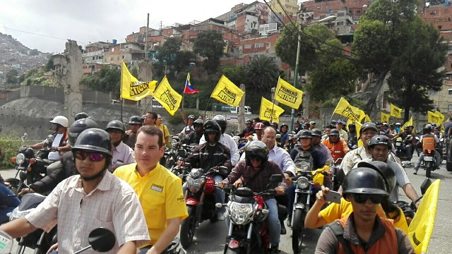 Tomas Guanipa Caravana Ccs 19-10-2016 (4)