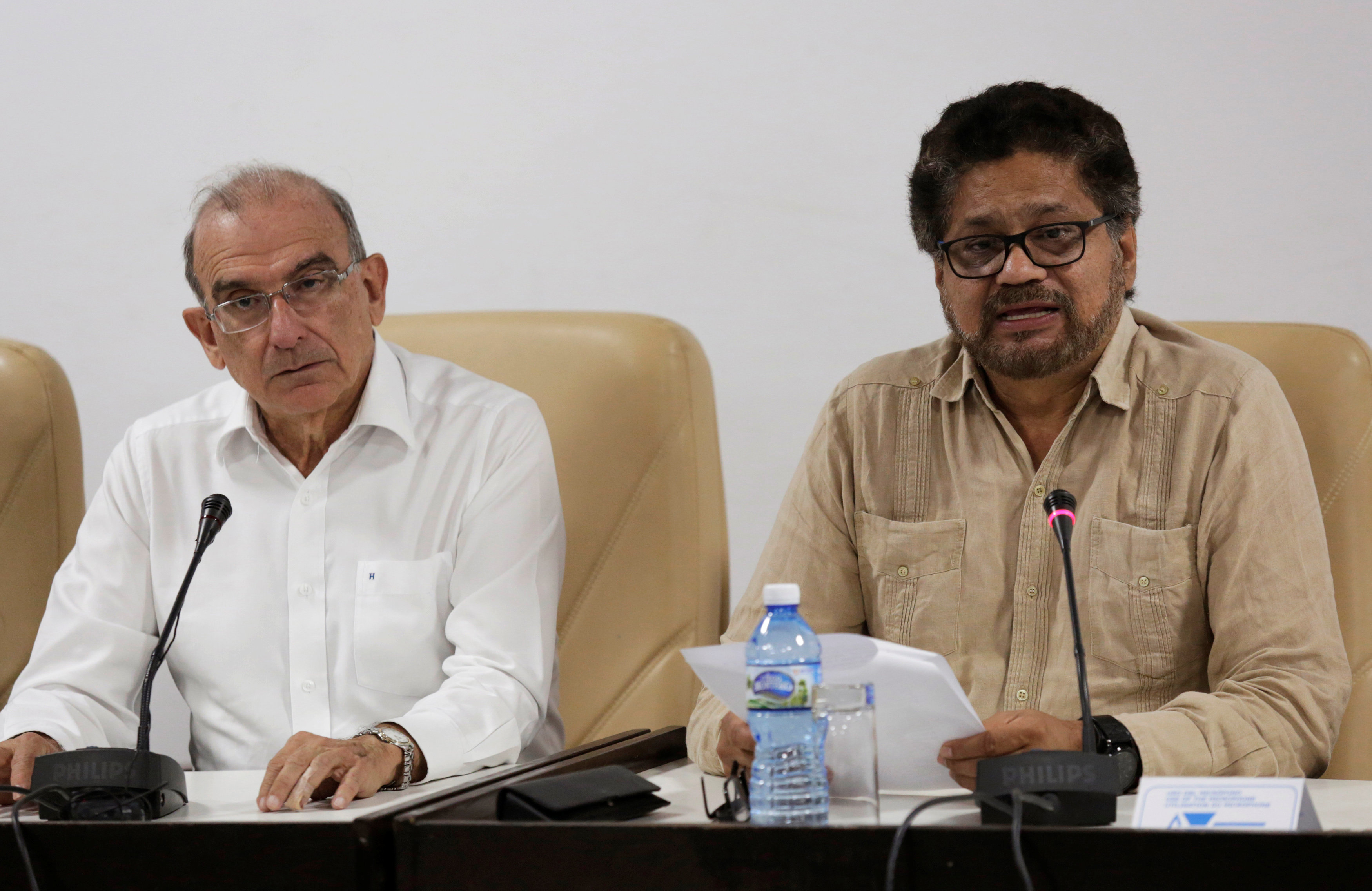 Ex jefe negociador de las FARC se reporta ante justicia de paz en Colombia