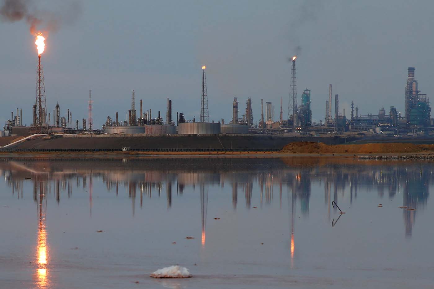 Paralizada destiladora 5 en la refinería de Amuay