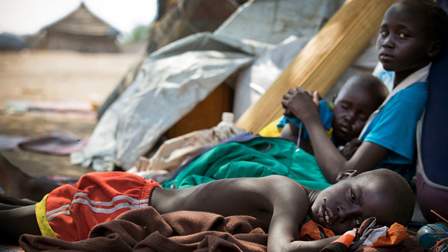 Sudán del Sur. A consecuencia de la guerra, aproximadamente 16.000 niños han sido reclutados por grupos armados desde el 2013. La Unicef calcula que otros 900.000 ahora son refugiados y 13.000 se encuentran desaparecidos.