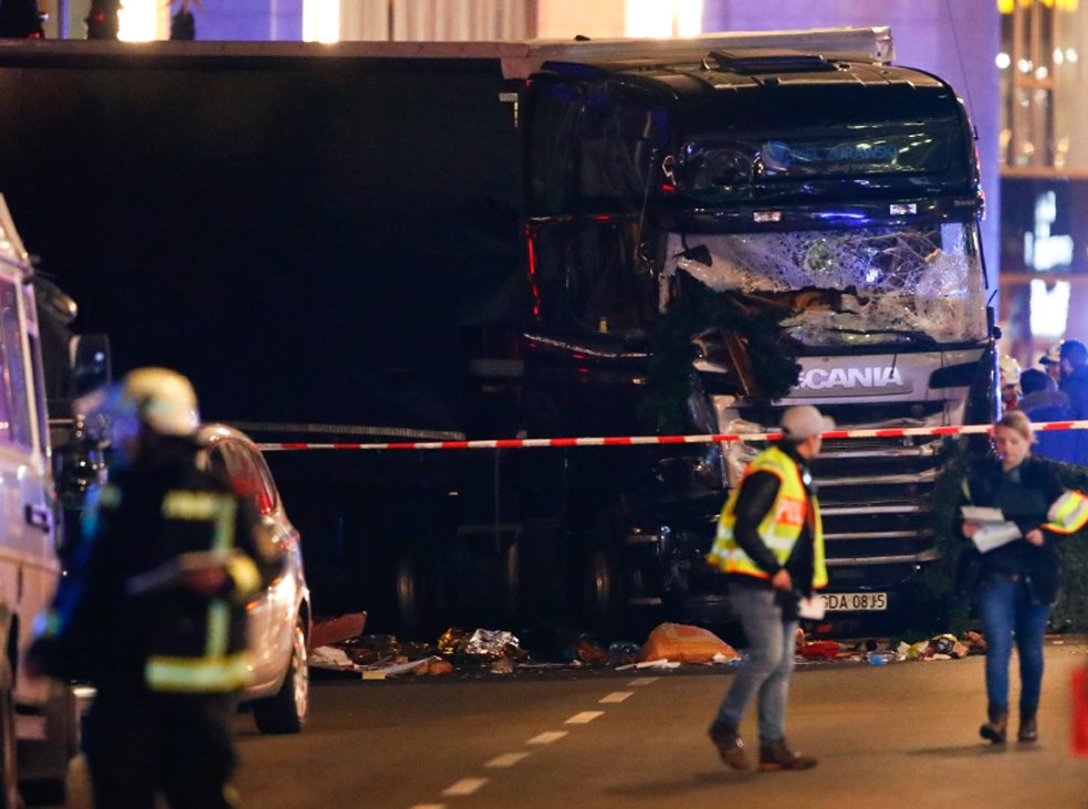 Fotos: Camión arremete contra multitud en mercado navideño Berlín, al menos nueve muertos