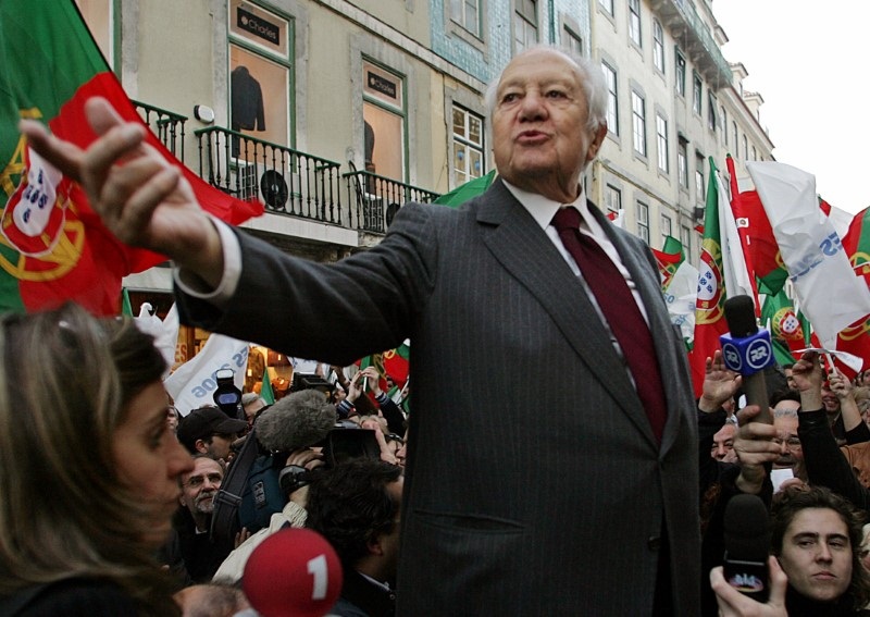 La capilla ardiente del expresidente Soares abrirá al público lunes y martes