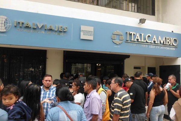Crecen interés e inquietud para la compra de pesos en casas de cambio de Táchira