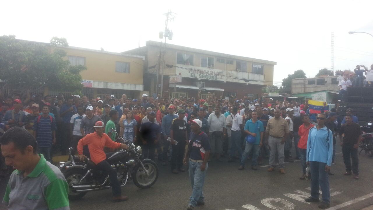 FOTOS: Sindicatos de la construcción rechazaron acoso del Cicpc en Vista al Sol y 11 de Abril