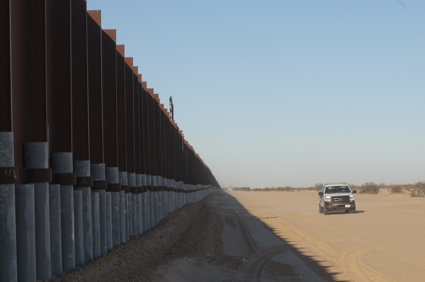 El muro fronterizo con México debería estar terminado en dos años
