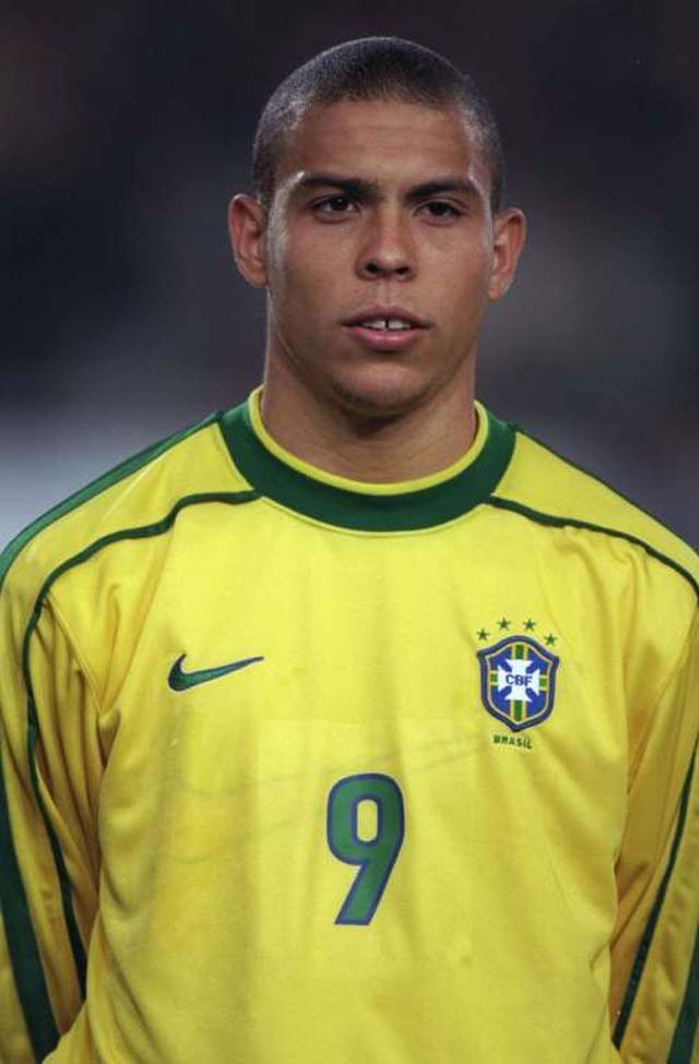 Ronaldo Así lucía la estrella en 1998. ¿Qué cambio, no?