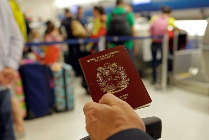 Especialistas aseguran que el pasaporte debe ser considerado como un derecho humano