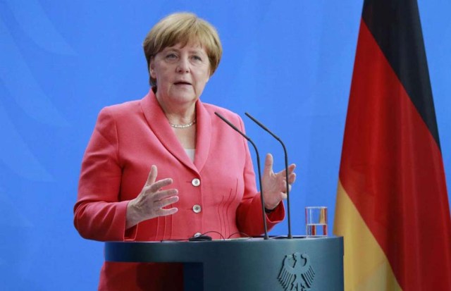 Canciller de Alemania, Angela Merkel: cantinera Al mismo tiempo de estudiar física quantica en una universidad de Alemania, Merkel estaba del otro lado de la barra, sirviendo tragos a apostadores. Ella ha contado que ganaba alrededor de 20-30 peniques por semana (10 dólares) que le alcanzaban para pagar su cuarto.