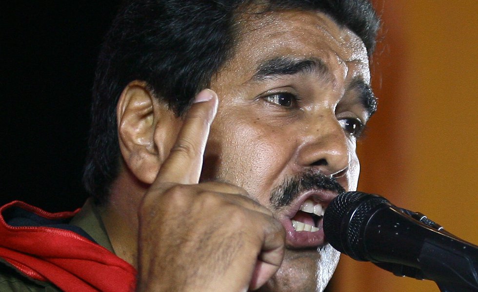 Maduro dice que CNN promueve una “intervención masiva” en el país