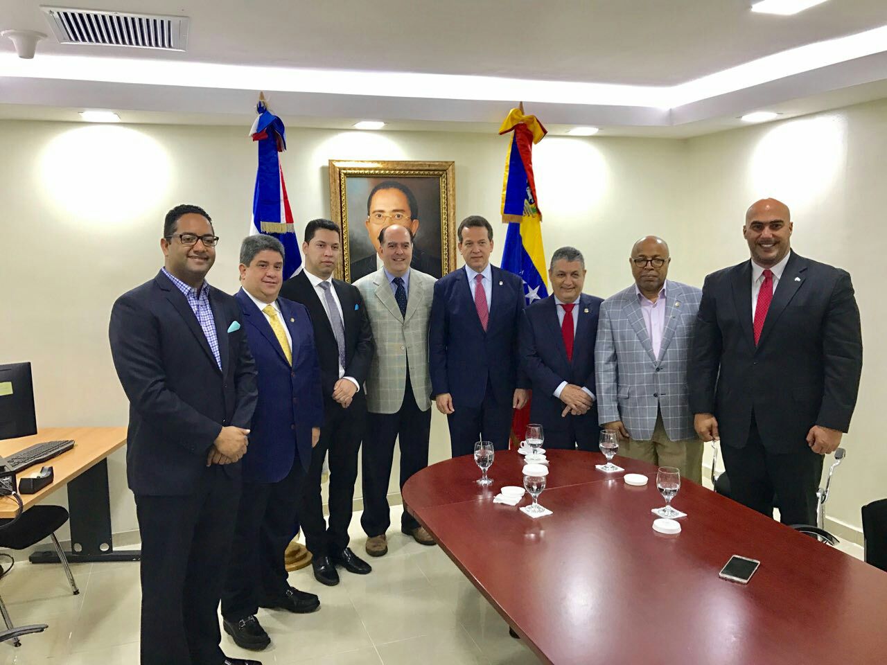 Borges se reunió con autoridades del Parlamento dominicano para abordar crisis venezolana